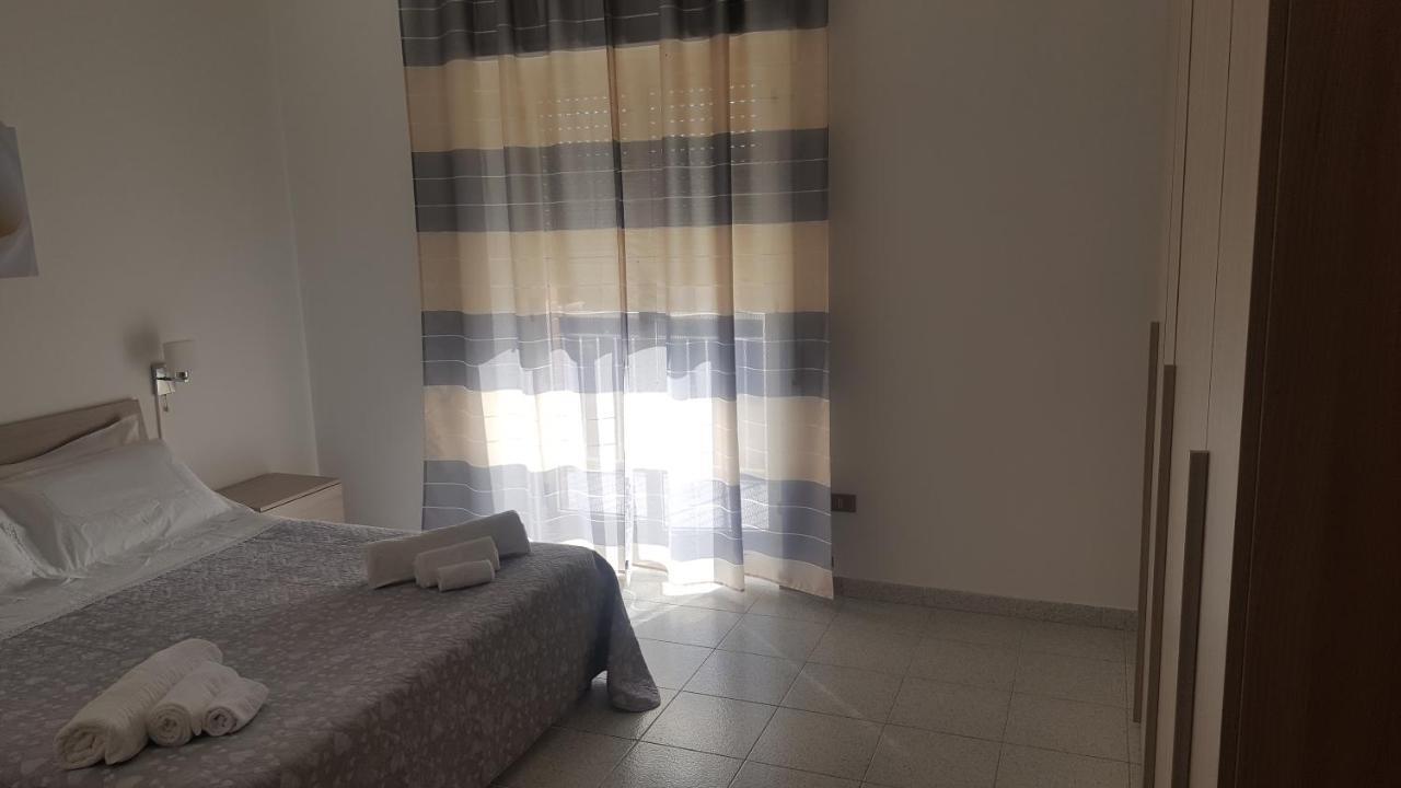 Giusy'S Place 1 Apartman Campofelice Di Roccella Kültér fotó