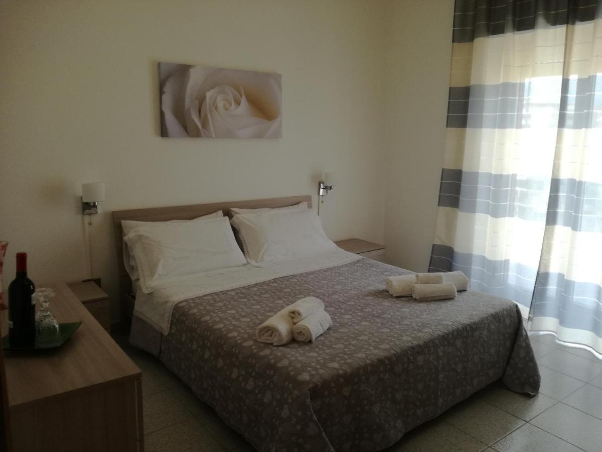 Giusy'S Place 1 Apartman Campofelice Di Roccella Kültér fotó